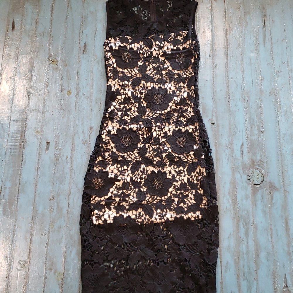 🌺Sleeveless Lace Dress